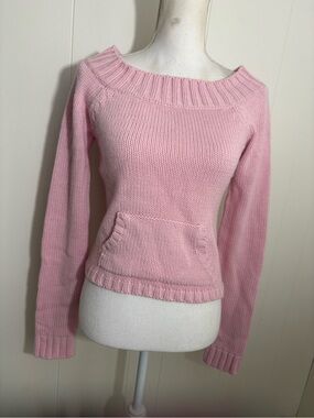 Vintage Energie Pink Off-the-Shoulder Knit Sweater with Front Pocket